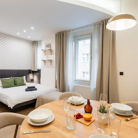 Old Town Lighthouse Near Dlouha Street - Easy Self Check In Apartmán